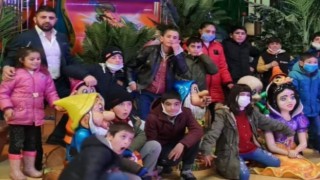 İş insanı taşra öğrencilerinin Ferit ağabeysi oldu