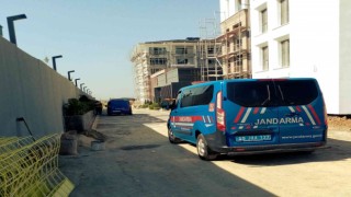 İskeleden düşen işçi ağır yaralandı