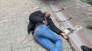 İstanbulda akıl almaz olay: Hırsız kaçtığı çatıdan çocuğun üstüne düştü