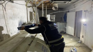 İstanbulda sahte alkol üreticilerine baskın: 24 ton 875 litre etil alkol ele geçirildi