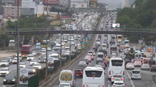 İstanbulda yağmurla birlikte trafikte yoğunluk yüzde 85e ulaştı