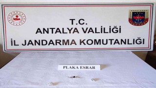 İsviçre uyruklu yolcunun çantasından uyuşturucu çıktı