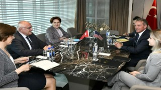 İYİ Parti Genel Başkanı Akşener, ABD Büyükelçisi Flake ile görüştü
