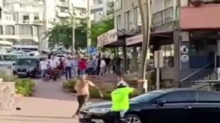İzmirde ceza yazdı diye polise böyle saldırdılar