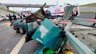 İzmirde feci kaza: 2 ölü, 3 yaralı