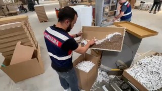 İzmirde kaçak sigara fabrikasına baskın