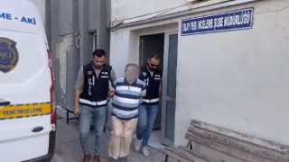 İzmirdeki FETÖ operasyonunda 5 tutuklama