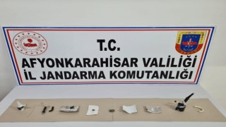 Jandarma ekipleri araç aramasında uyuşturucu yakaladı