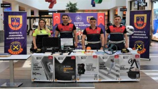 Jandarma ekipleri stant açtı, vatandaşları bilgilendirdi