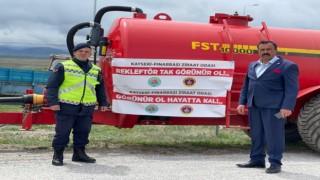 Jandarma ekipleri traktörler römorklarına reflektör taktı