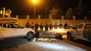 Jandarma Vanda kaçak avlanan 3 ton canlı inci kefali ele geçirdi