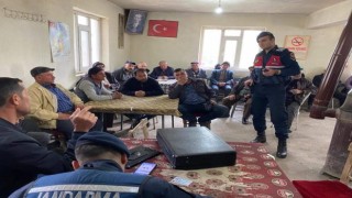 Jandarmadan köy muhtarları ve besicileri yönelik eğitim
