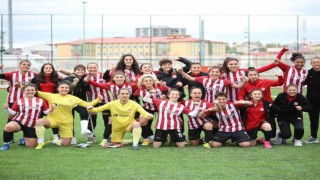 Kadın Futbol Süper Ligi: Sivasspor: 4 - Dudulluspor: 2