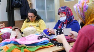 Kadınlar el emeğiyle ürettiği ürünleri dünyaya satıyor