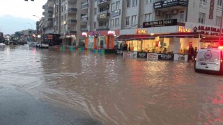 Kadirlide şiddetli yağmur su taşkınlarına neden oldu