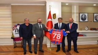 Karabük İdman Yurdu FKdan Vali Gürel ve Başkan Köseye ziyaret