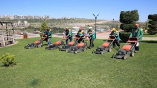 Karaköprüde parklar yaza hazırlanıyor