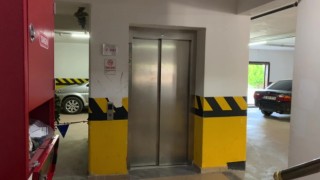 Kartalda bina asansörü 7. kattan düştü, içindeki Afgan uyruklu 2 işçi yaralandı