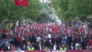 Kartalda fener alayında buluşan binler, 19 Mayıs coşkusu yaşadı