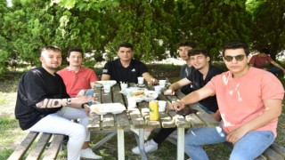 Kartepede gençler kampüs günleri etkinliğinde eğlendi
