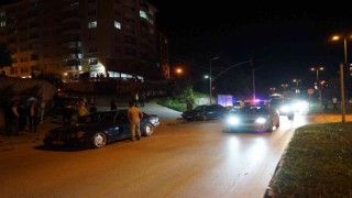 Kastamonuda kavşakta iki otomobil çarpıştı: 3 yaralı