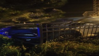 Kastamonuda otomobil park halindeki ağaca çarptı: 1 ölü, 3 yaralı