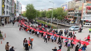 Kastamonuda yüzlerce vatandaş Türk bayrakları ile yürüdü