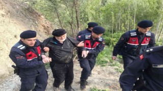 Kayıp yaşlı adamı jandarma ekipleri buldu