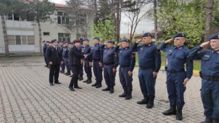 Kaymakam Düzgü, emniyet ve jandarma personeliyle bayramlaştı