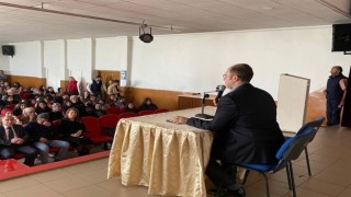 Kaymakam Türkmen ‘Kariyer Günlerinde öğrencilerle buluştu