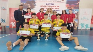 Kayseri Badminton takımları namağlup Türkiye Şampiyonası yolcusu
