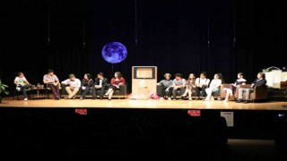 KEAL öğrencileri, sahne performansları ile göz doldurdu