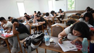 Kemer Belediyesi eğitim kursundaki öğrenciler seri deneme sınavı sürecine girdi