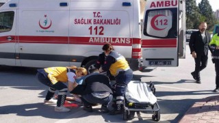 Kırmızı ışık ihlali yapan minibüs yayaya çarptı