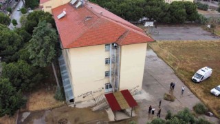 Kız arkadaşı ile kavga etti, yangın merdivenine tırmandı