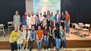 Kız İmam Hatip lisesi öğrencileri, ‘Parlamenter Münazara Yarışmasında ter döktü