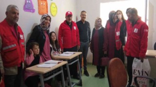 Kızılay gönüllüleri engellileri unutmadı