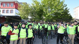 Konyada öğrenciler okullarına güvenli bisiklet yolu ile gidiyor