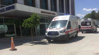 Konyada otomobil ile kamyon çarpıştı: 2 yaralı
