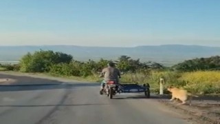 Köpeği motosikletin arkasına bağlayıp sürükledi
