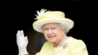 Kraliçe Elizabeth, 59 yıl sonra ilk kez İngiltere Parlamentosunun resmi açılışına katılmayacak