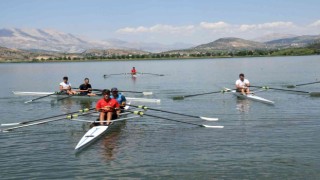 Kürek Milli Takımı Adıyamanda kamp yapıyor