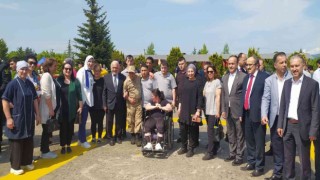 Kusursuz kafe çalışanları da asker oldu