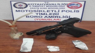 Kütahyada bir araçta uyuşturucu ele geçirildi