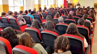 Lise öğrencilerine Meslek seçimi konferansı