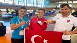 Lise öğrencisi Aybüke okul sporlarında dünya ikincisi oldu