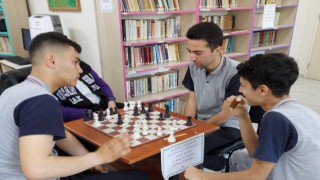 Lisede satranç turnuvası heyecan içinde geçti