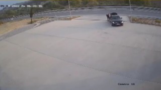 Lüks otomobille mazgalları çaldılar