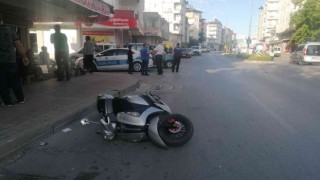 Manavgatta hafif ticari araç motosikletle çarpıştı: 1 yaralı