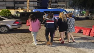 Manisada jandarmadan eğlence mekanlarına şok baskın